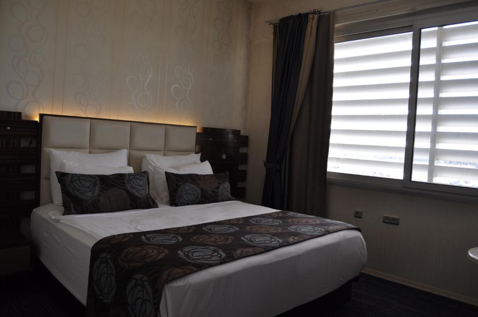 Orty Airport Hotel Izmir Exterior photo